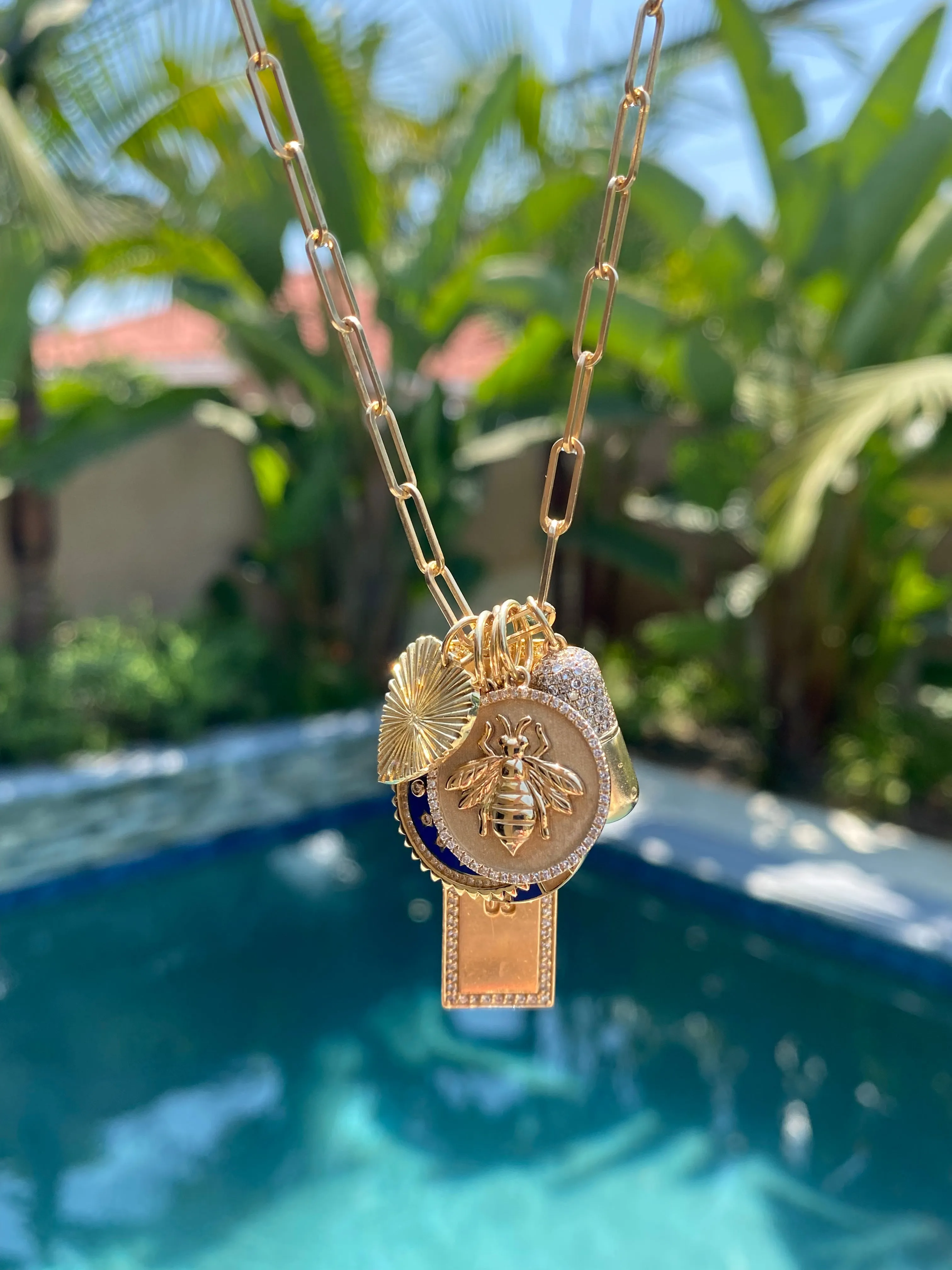 14K GOLD AND DIAMOND BUMBLE BEE MEDALLION