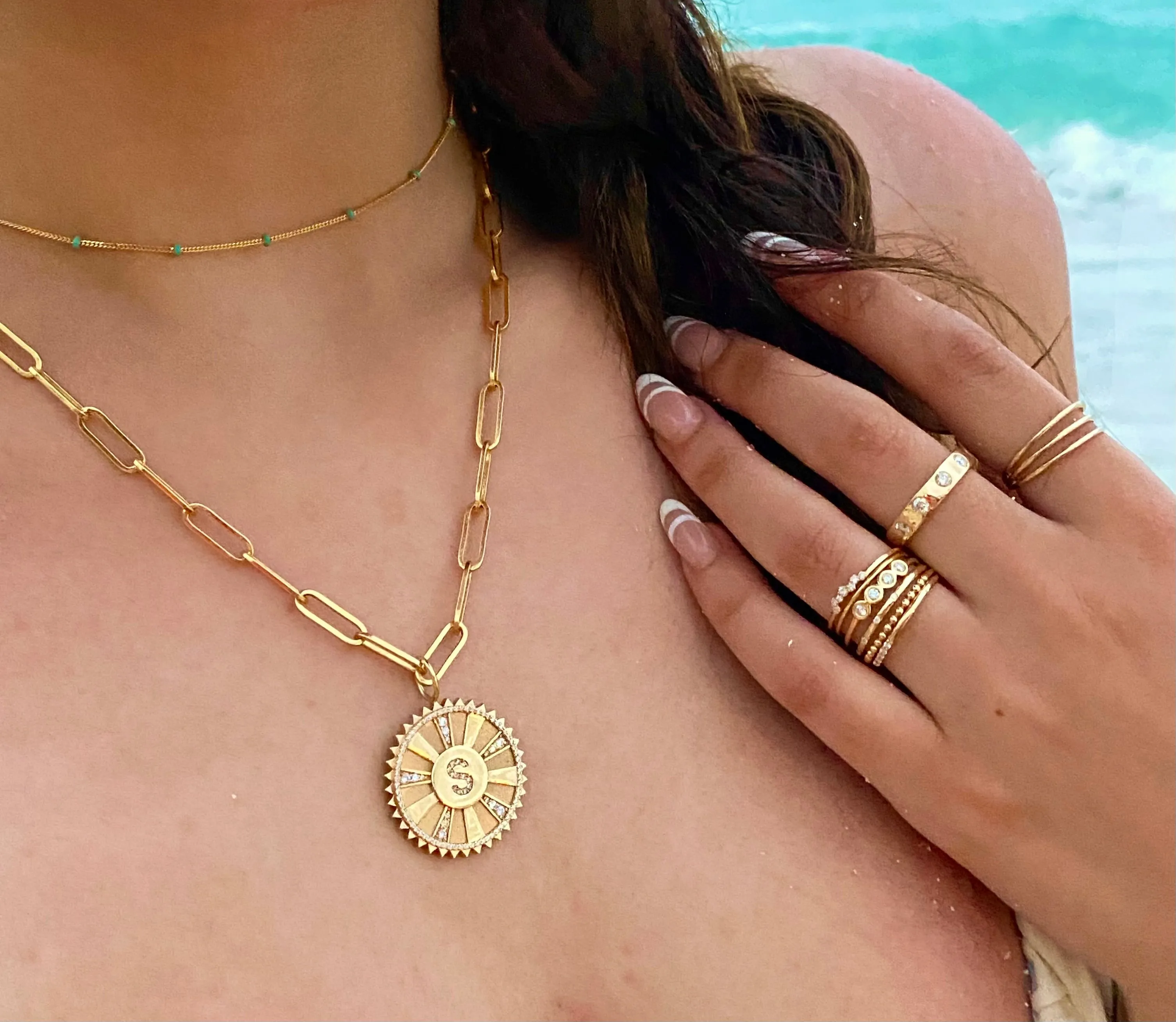 14K GOLD DIAMOND PERSONALIZED MEDALLION