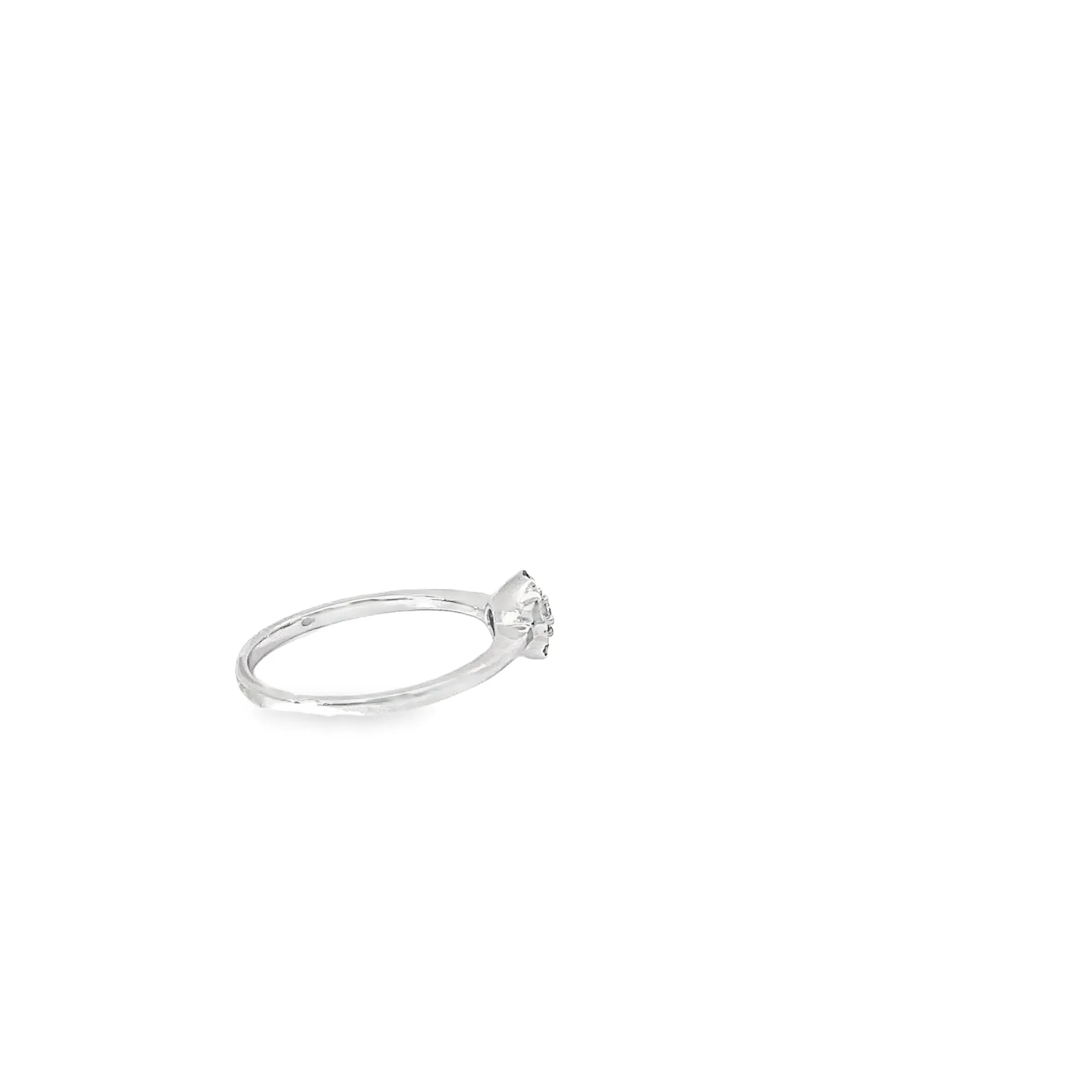 18k White Gold .18ct G SI1 Round Diamond Cluster Ring