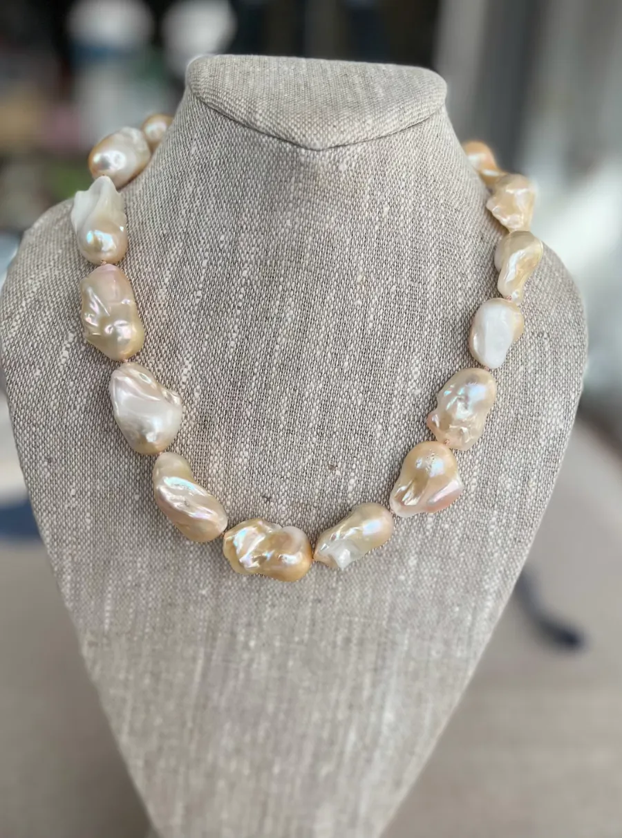 Baroque Pearl Choker Necklace
