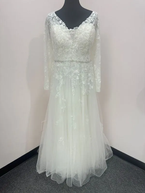 Casablanca Size 30W 2445 Lucy Ivory/Silver Gown