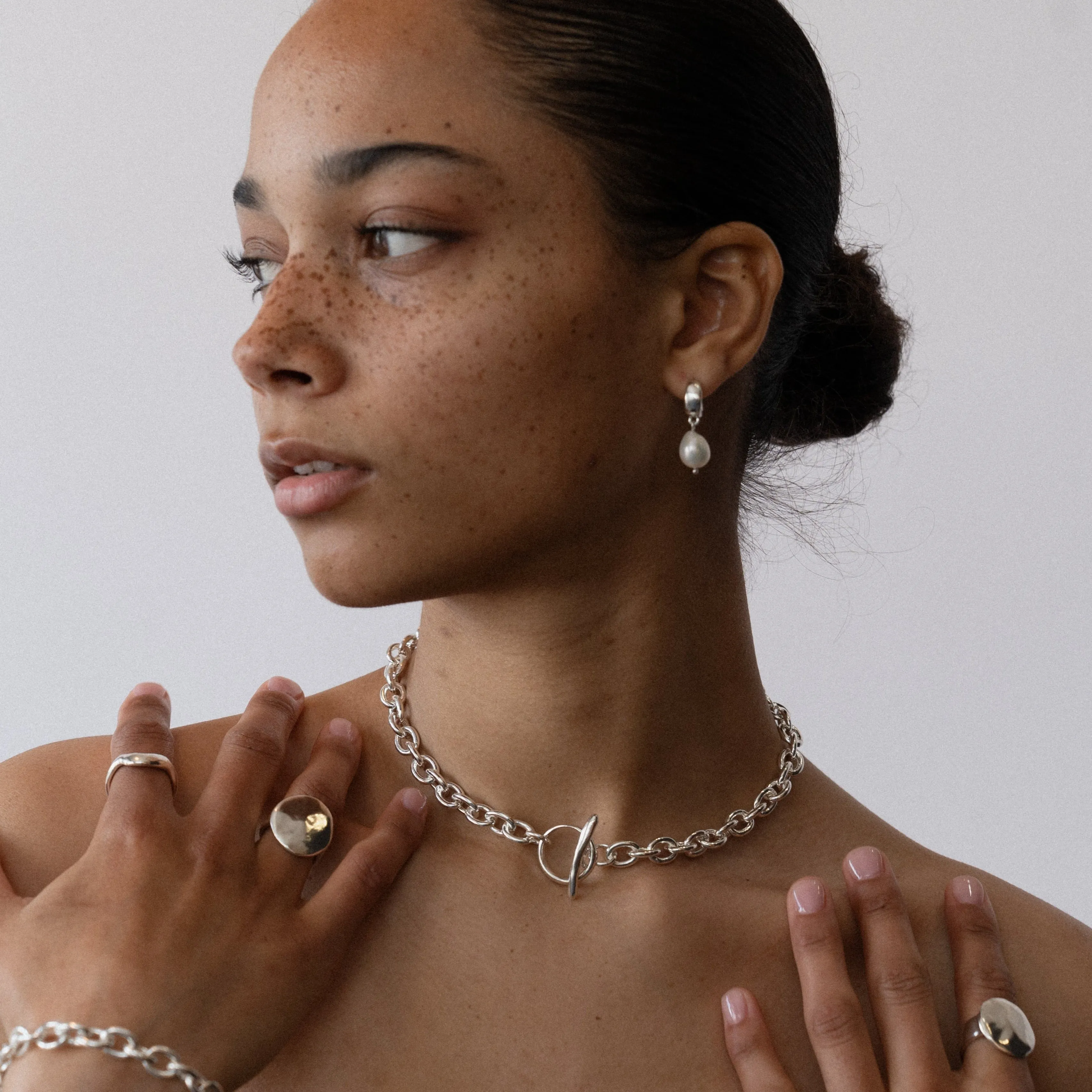 Cocoon Hoops | Gold   Pearl