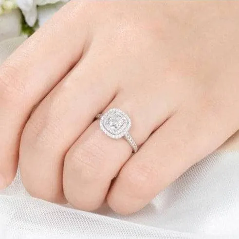 Dazzling Square-Shaped Diamond Ring