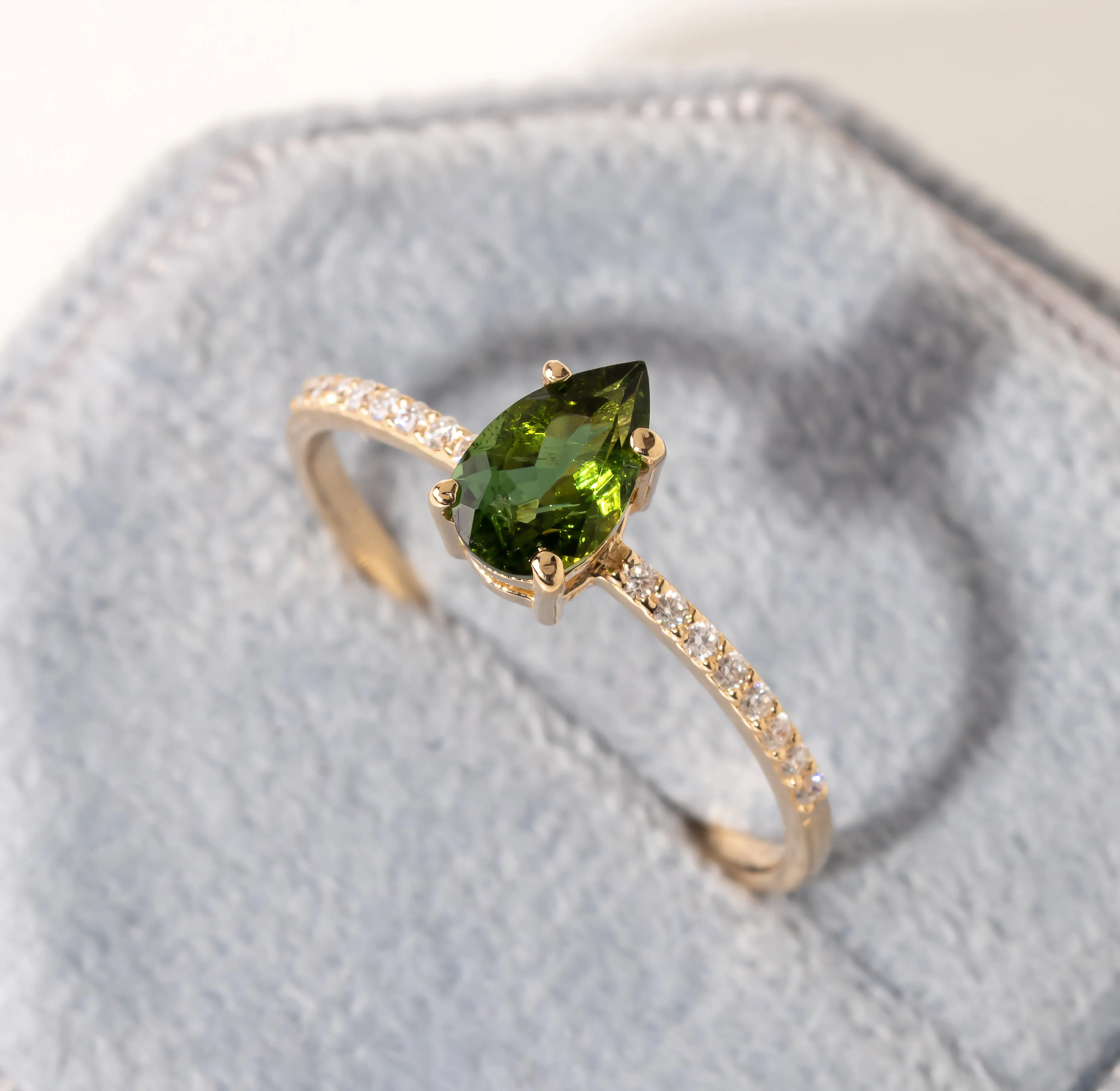 Diva Pear Ring