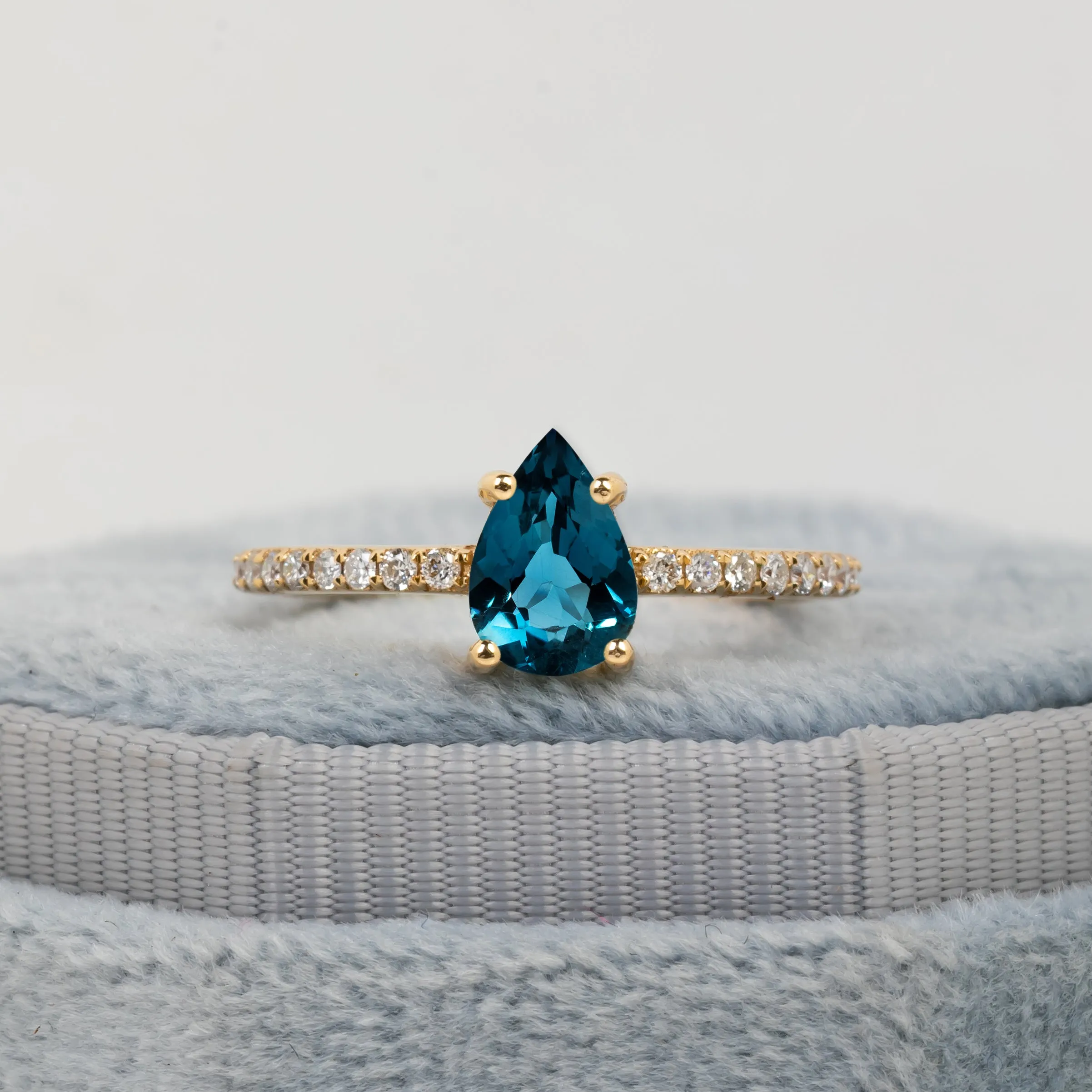 Diva Pear Ring