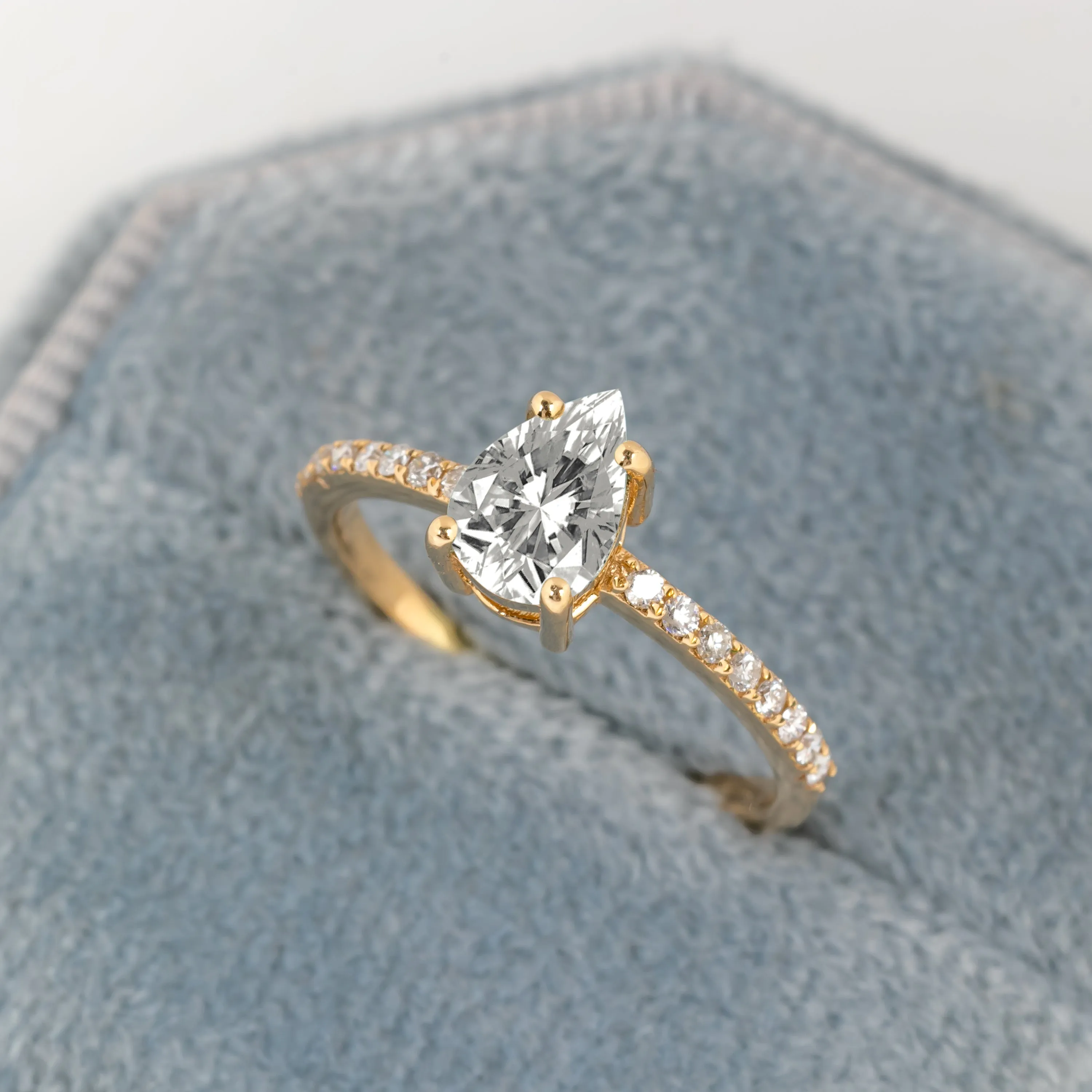 Diva Pear Ring