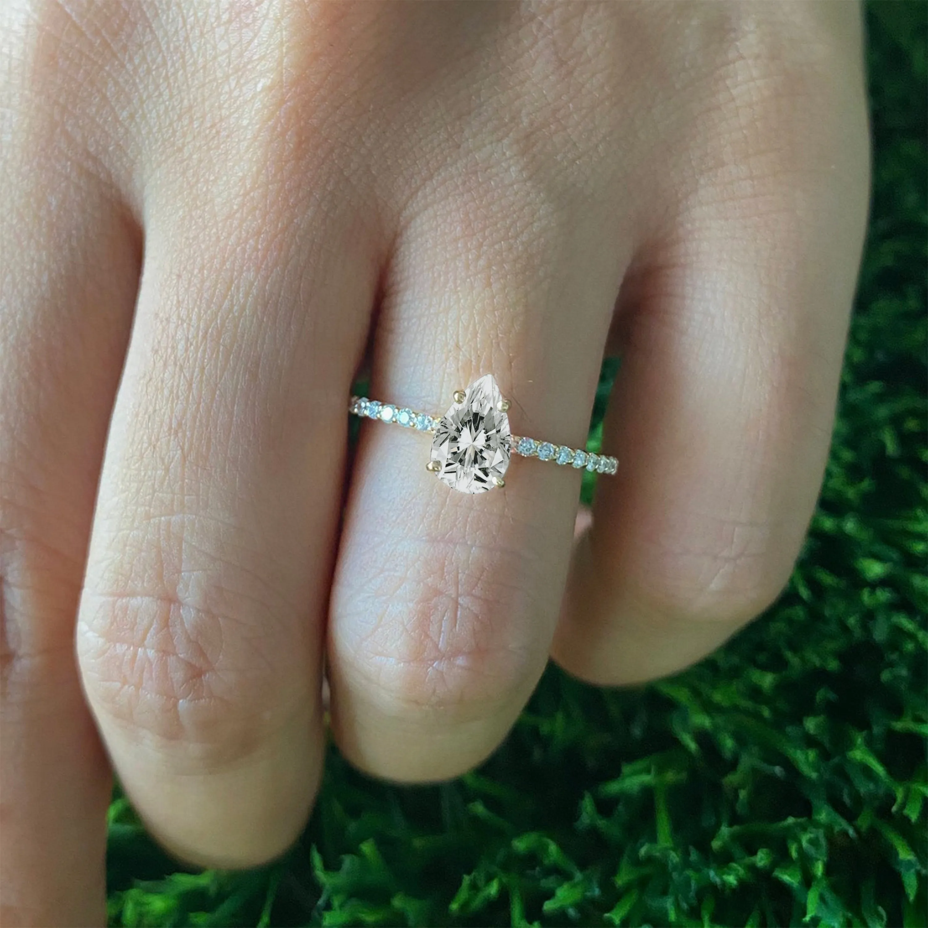 Diva Pear Ring