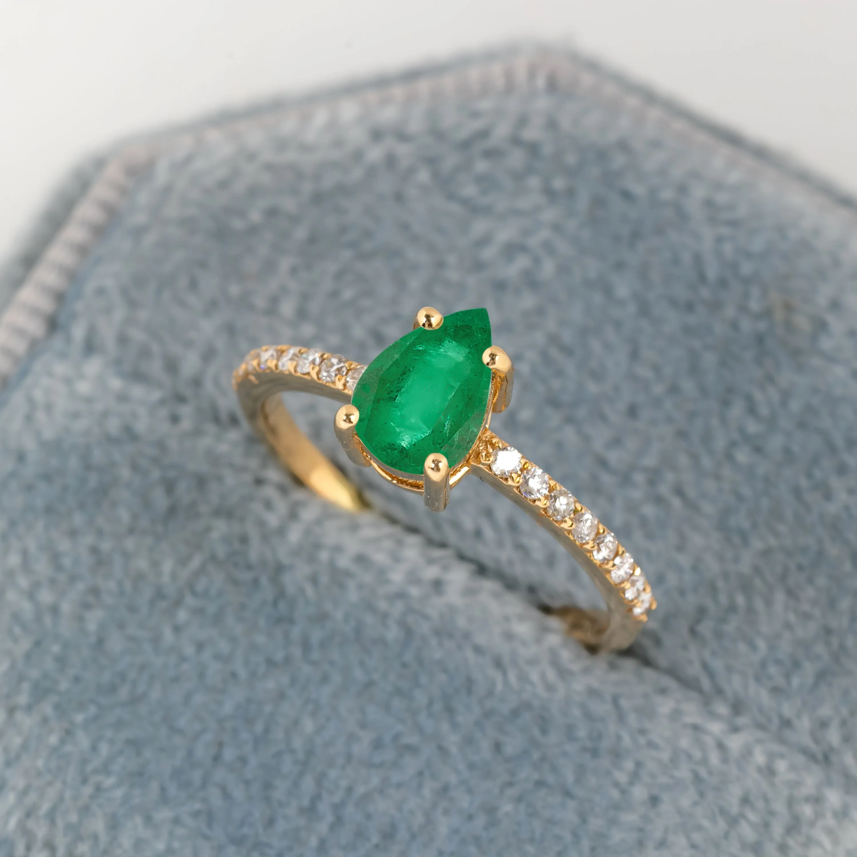 Diva Pear Ring