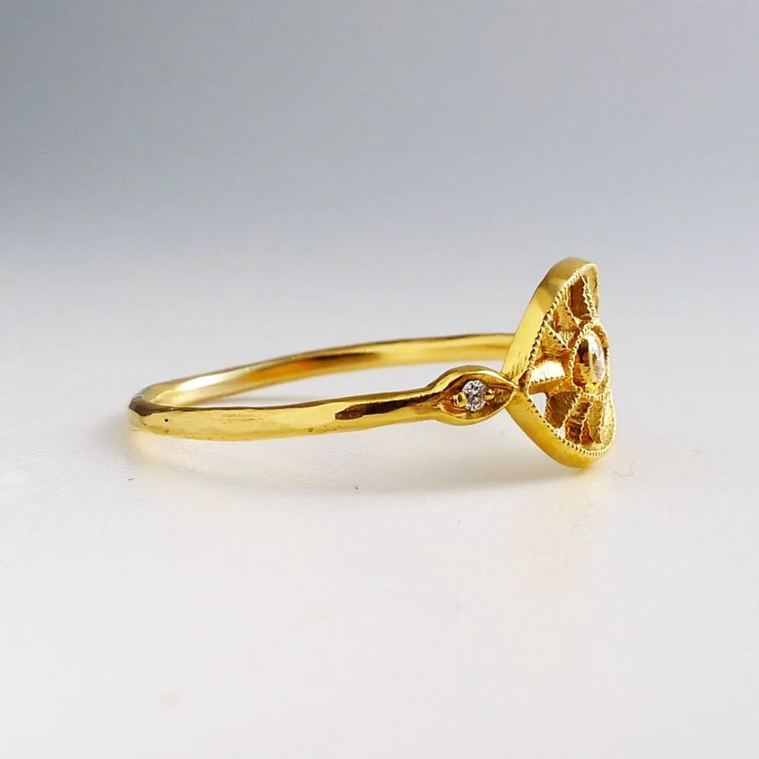 eye ray ring