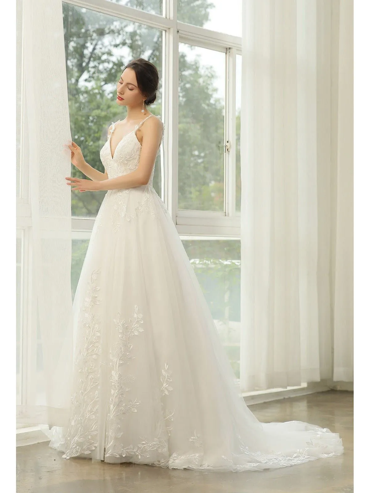 Freda Ivory Wedding Gown with Cut Out Back Express NZ wide