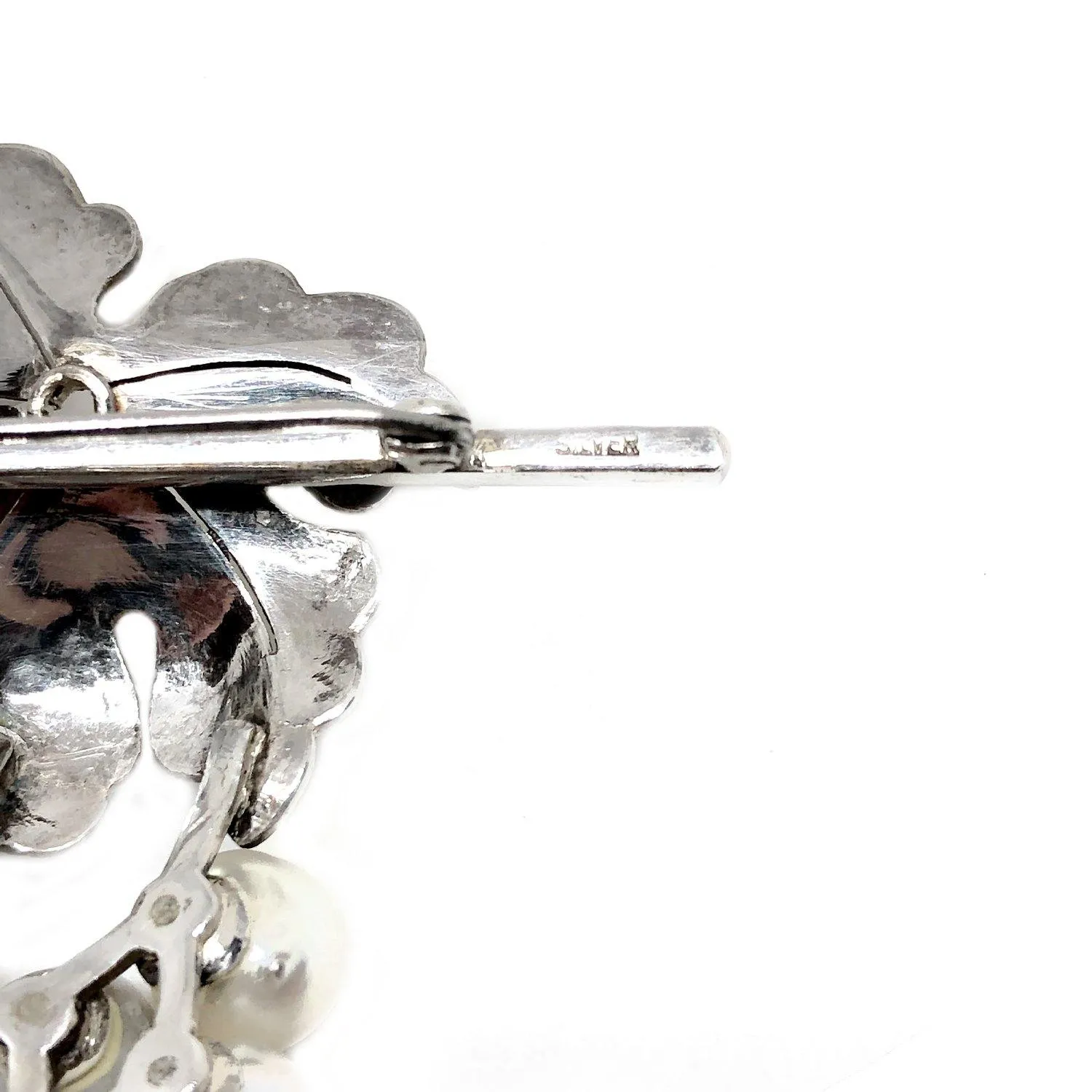 Grape Leaf Japanese Saltwater Akoya Pearl Brooch- Sterling Silver