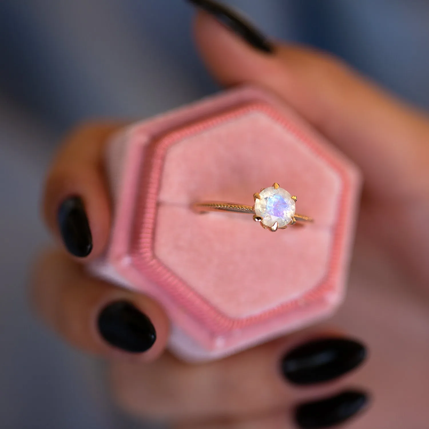 Lina | Moonstone