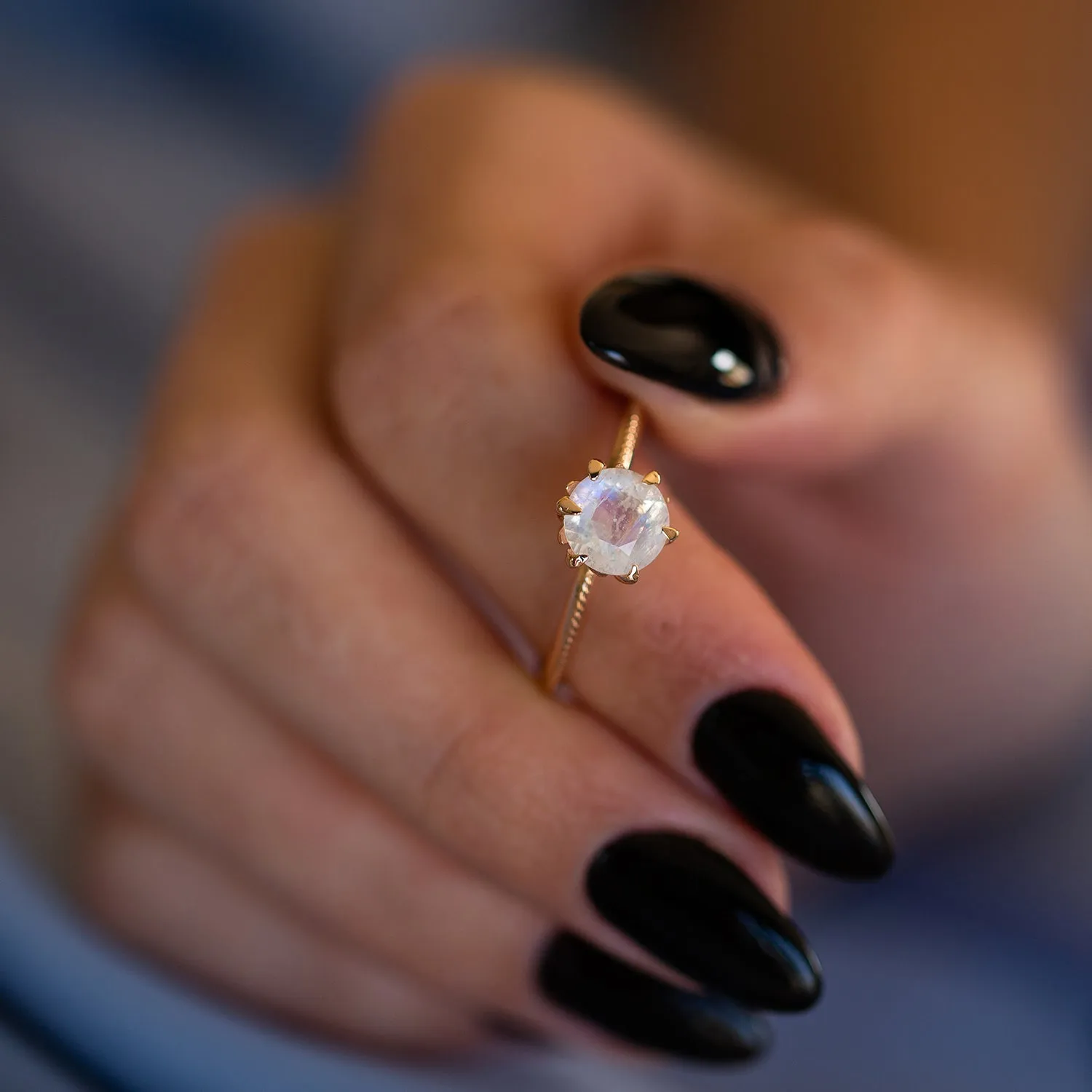 Lina | Moonstone