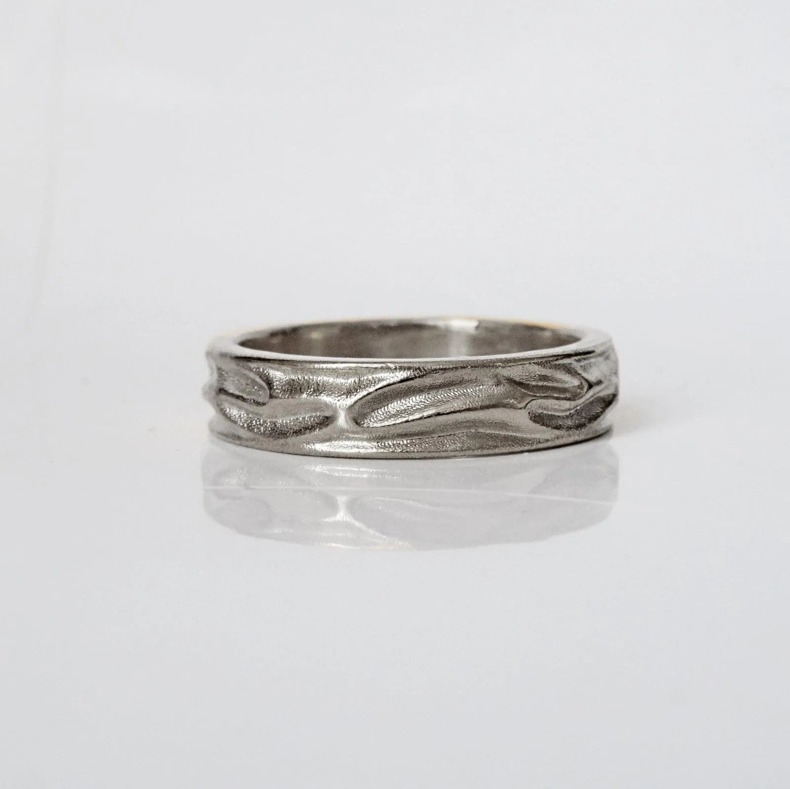 Liquid Ring in 18K Gold, 5mm