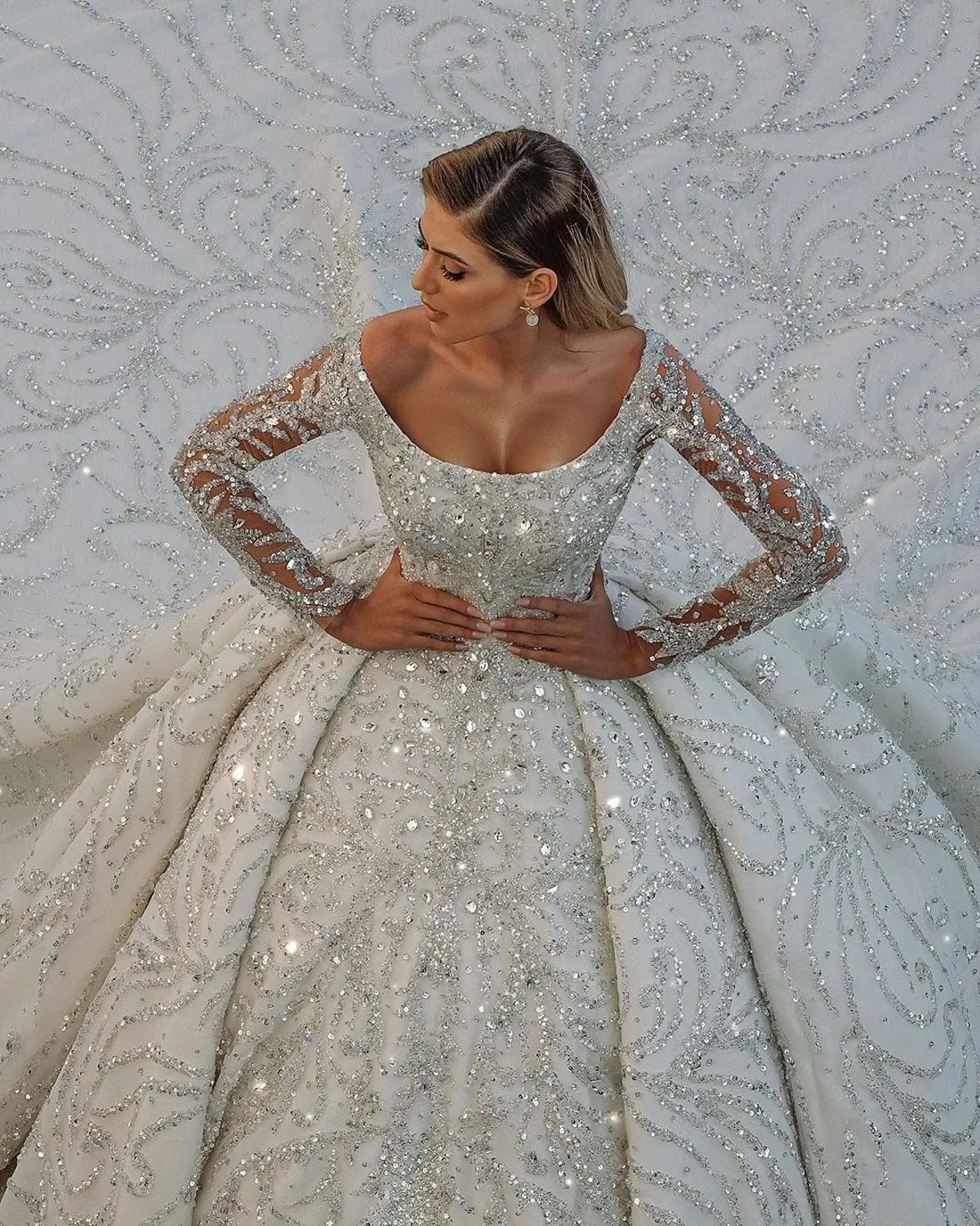 Luxurious Big Ball Wedding Dresses Crystal Beads Wedding Dresses Vestido De Noiva Mariage Bridal Gown