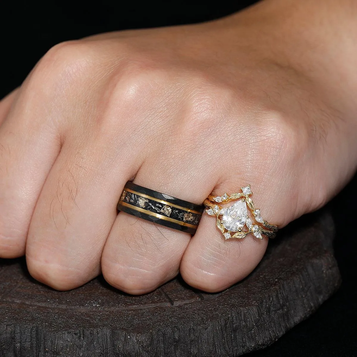 Luxurious Pear Cut Moissanite Trunk Couples Ring Set Black Meteorite Tungsten Matching Wedding Ring