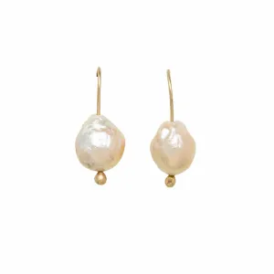 MILA DAWN PEARL EARRING