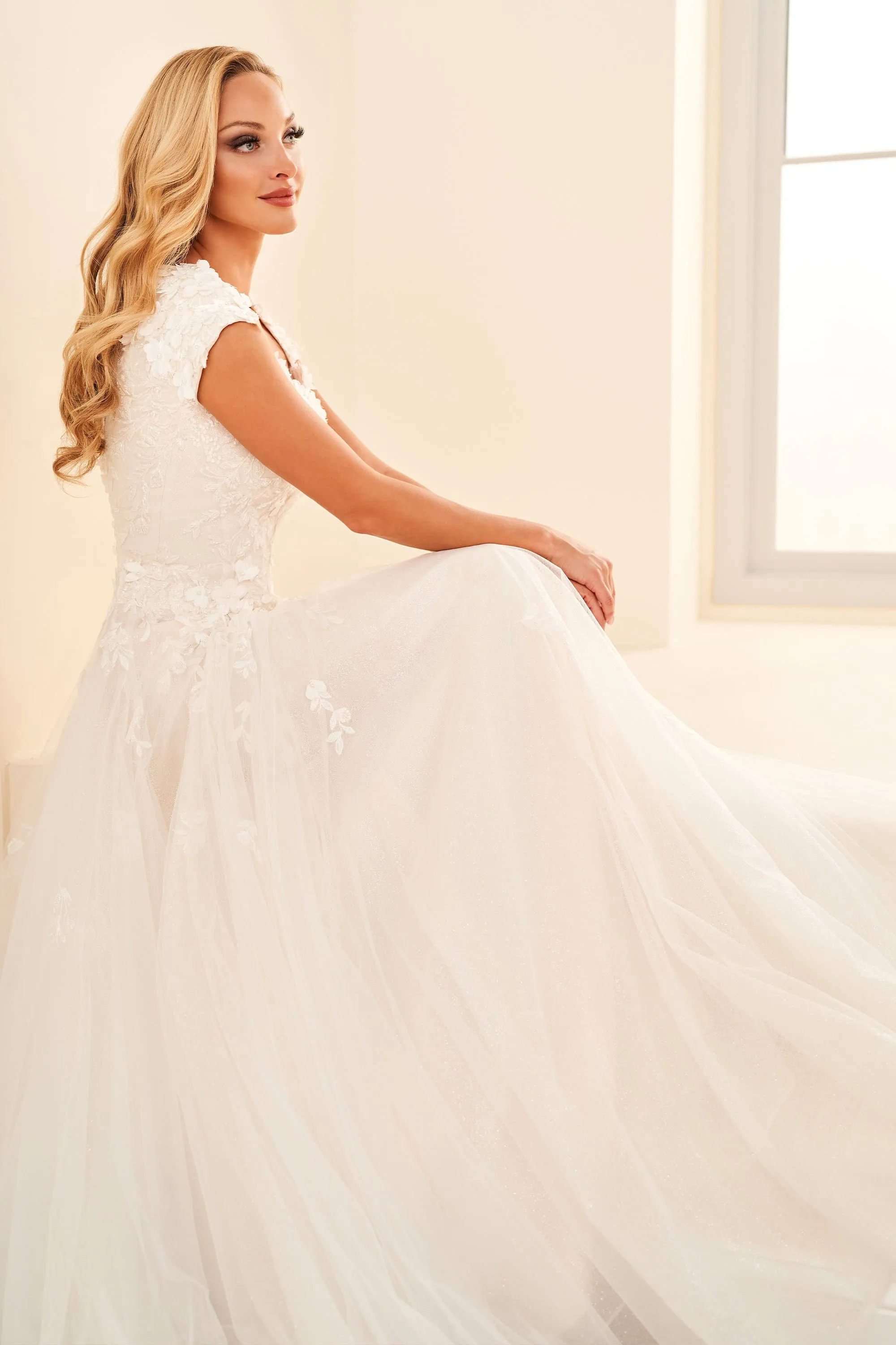 Modest by Mon Cheri: MOD1803