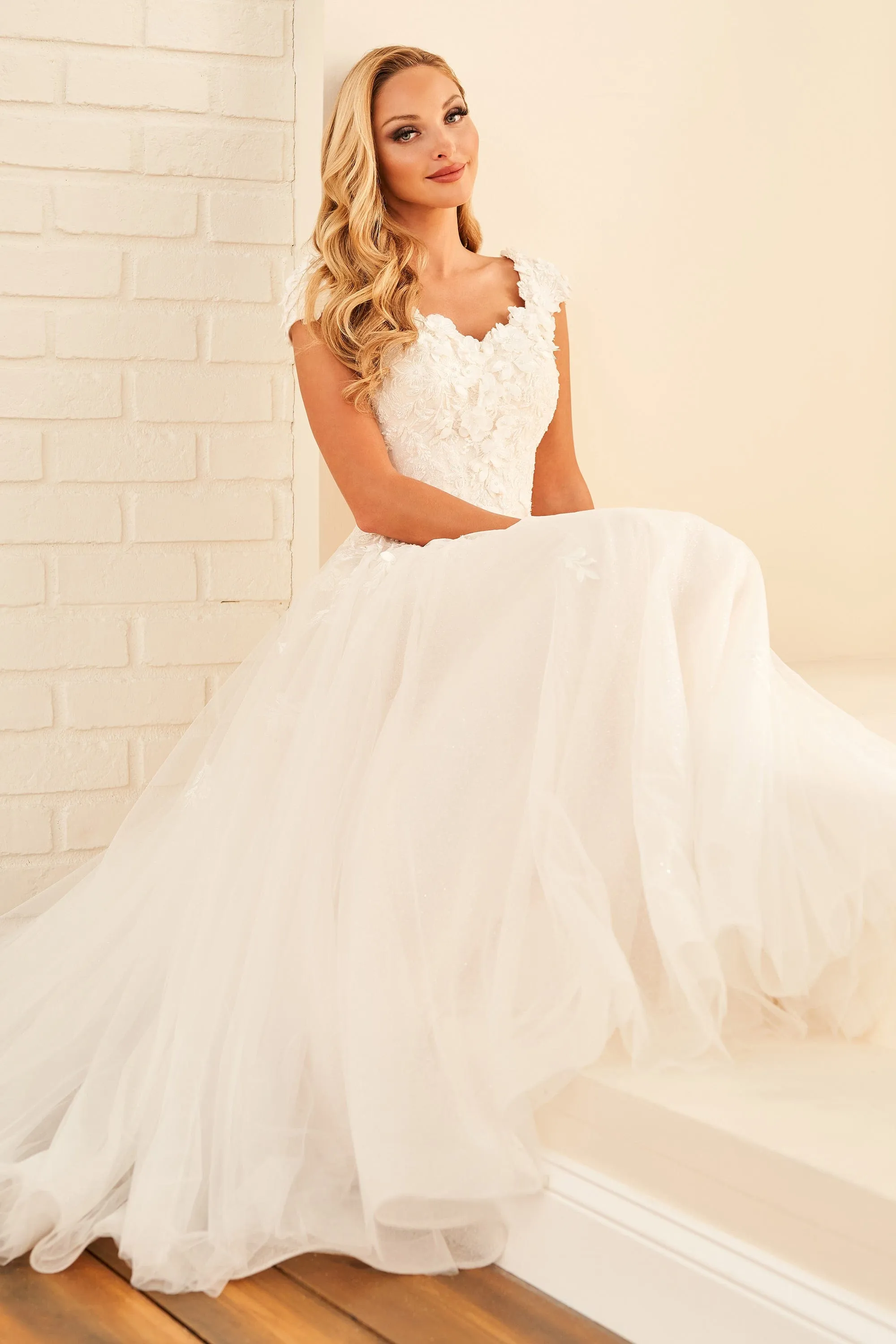 Modest by Mon Cheri: MOD1803