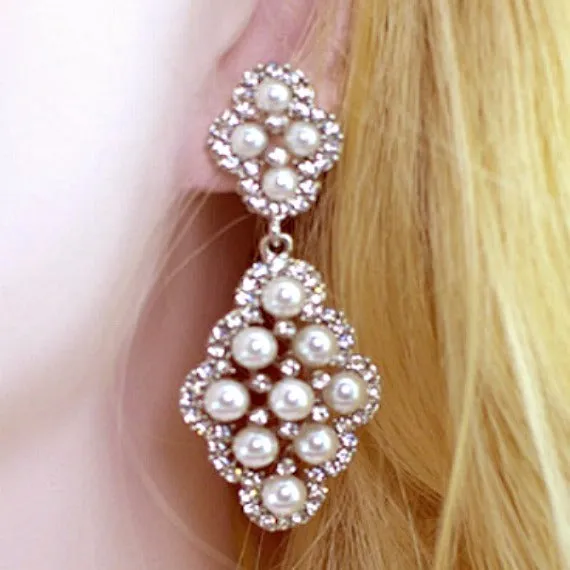 Pearl Drop Vintage Silver Wedding Earrings. Rhinestone Pearl Chandelier Earrings. Diamond Shaped Pearl Dangle Earrings. Bridesmaid Earrings.