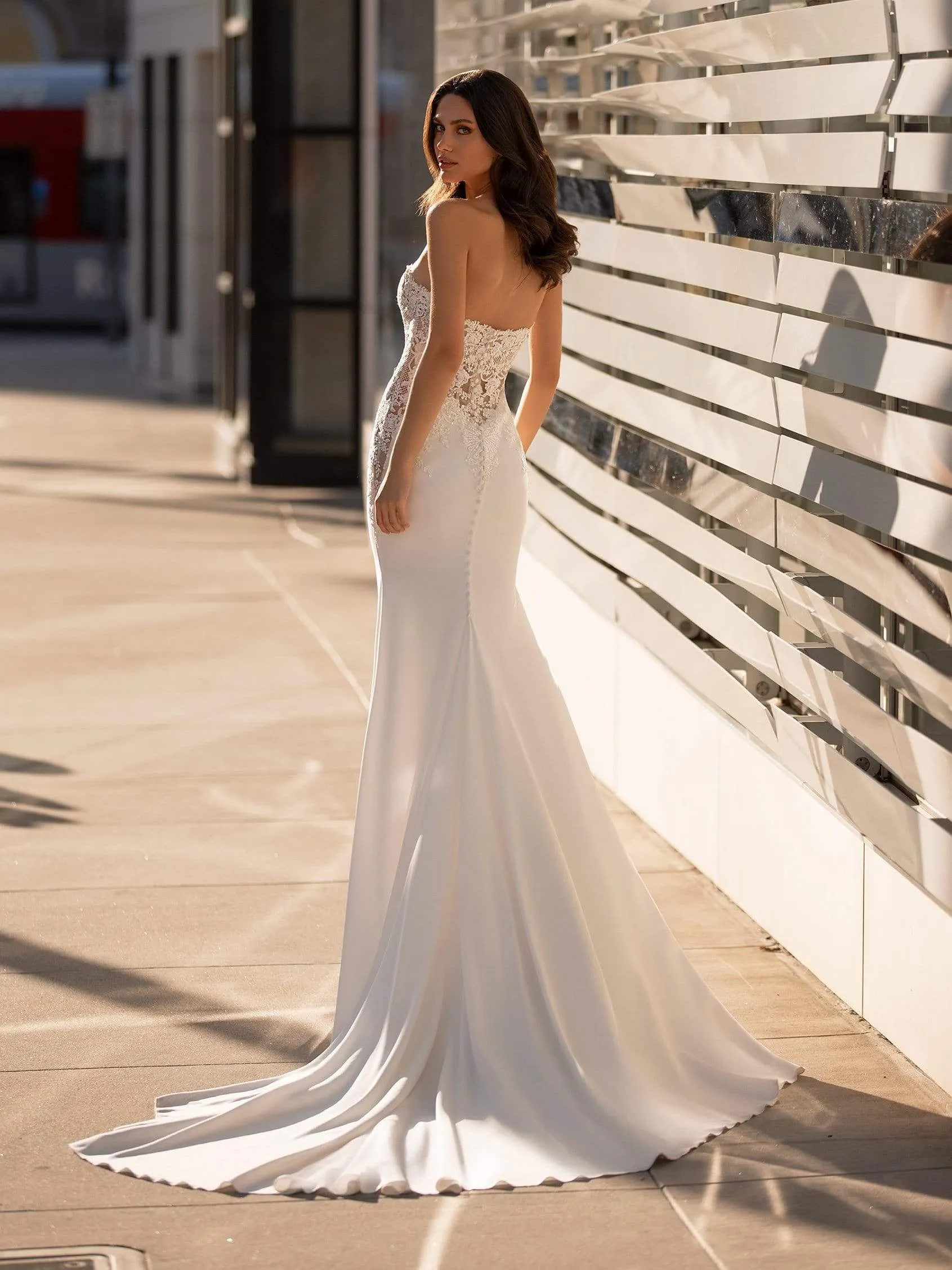 Pronovias: Novak