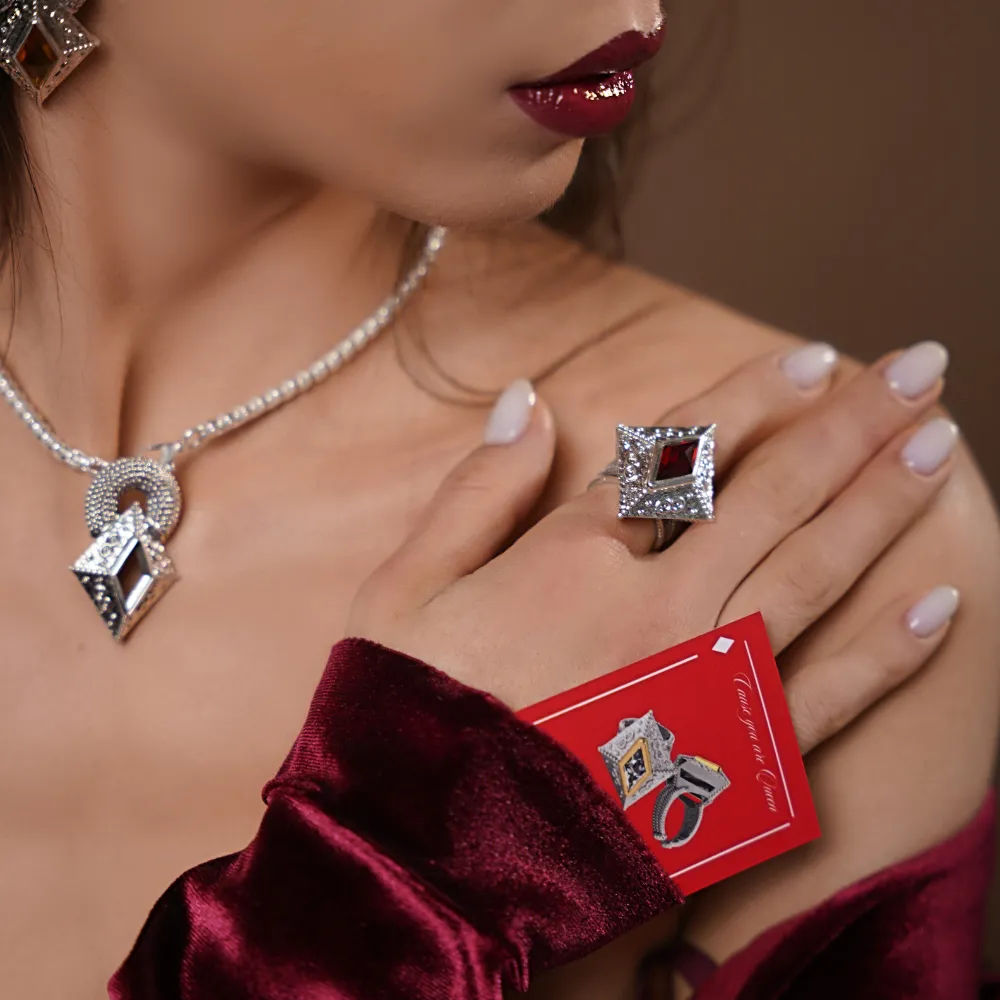 Queen of diamonds necklace