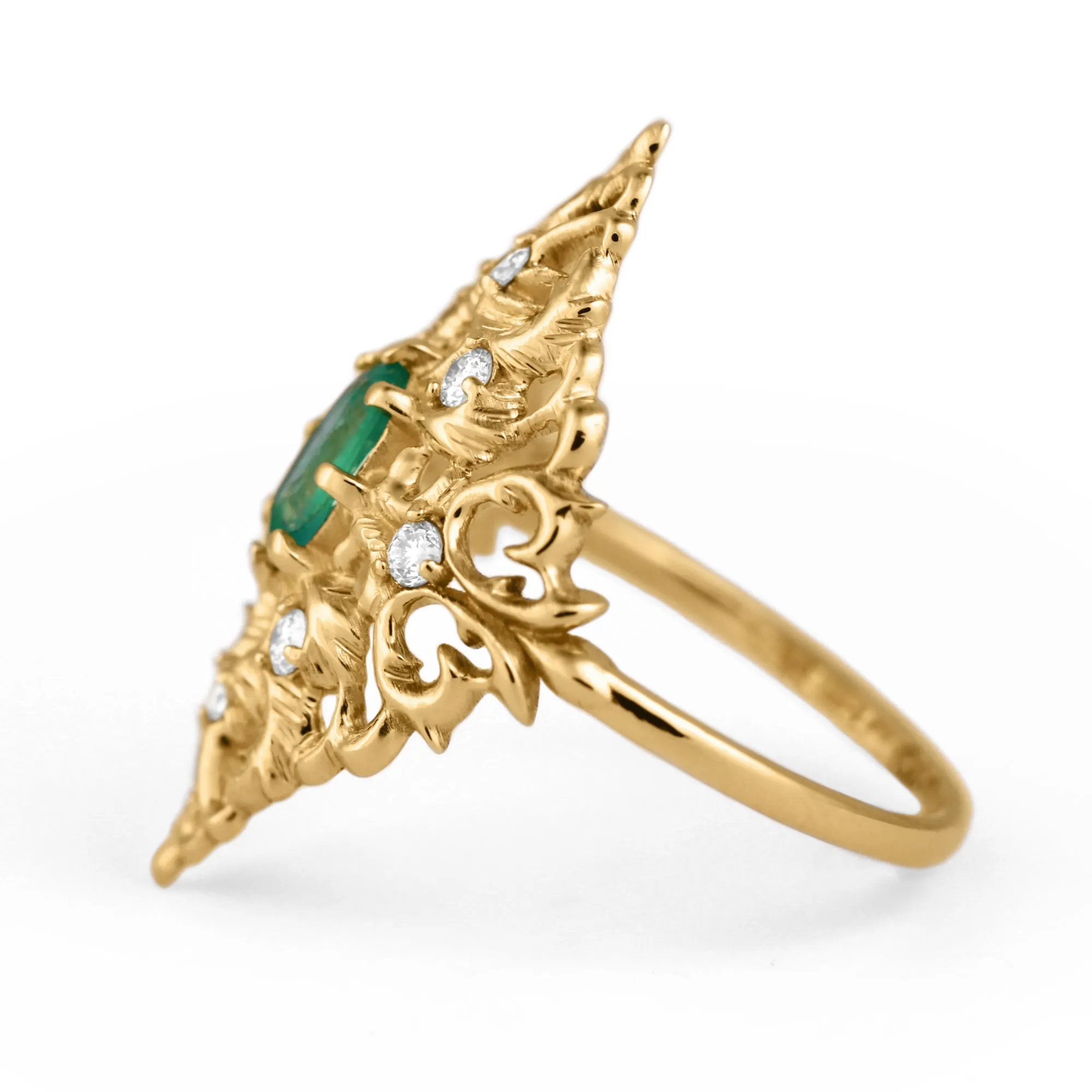 "Allegretto" Emerald Ring with Diamonds in Yellow Gold