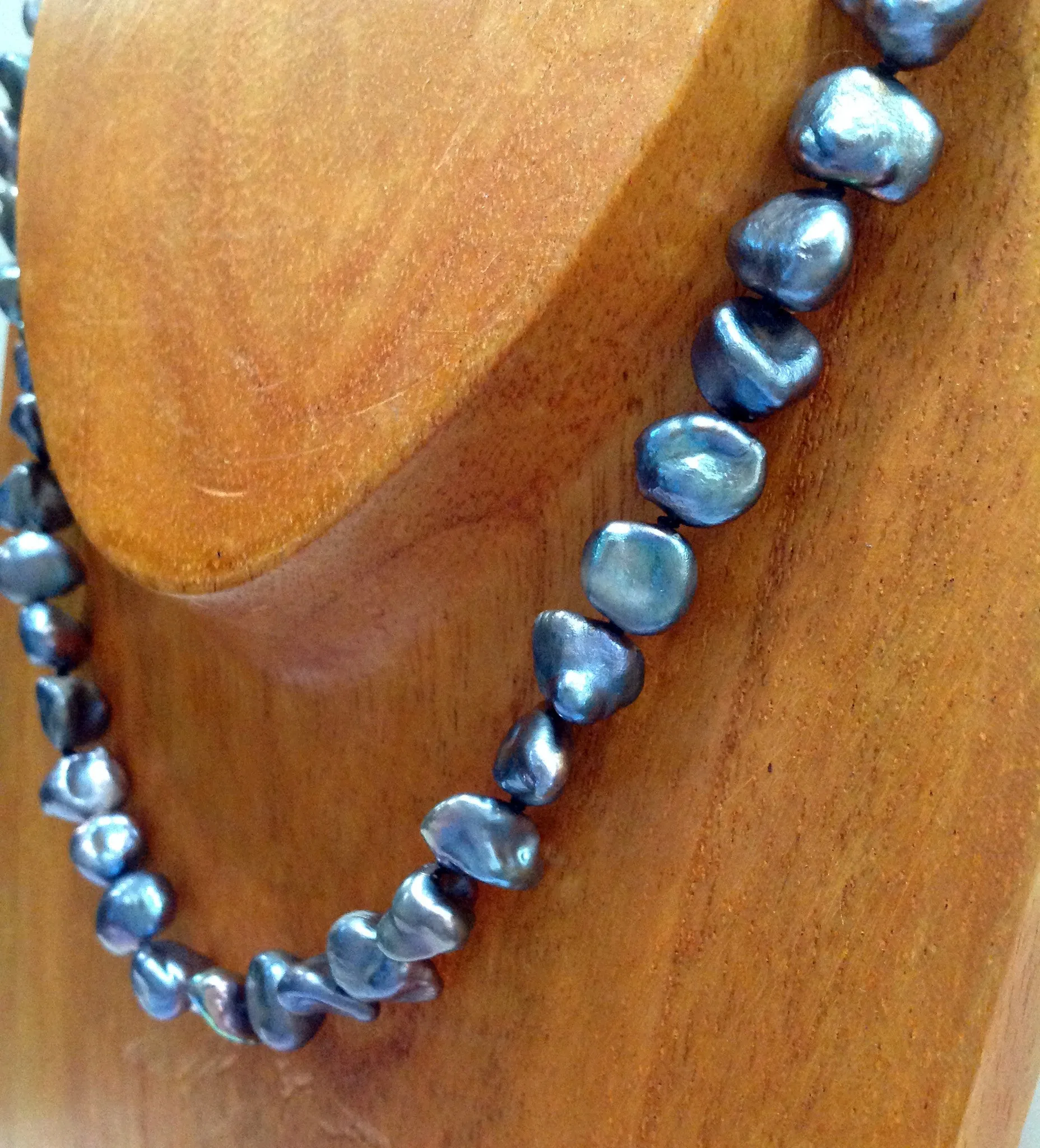 "The Noir Keshi Classic" Freshwater Pearl Necklace