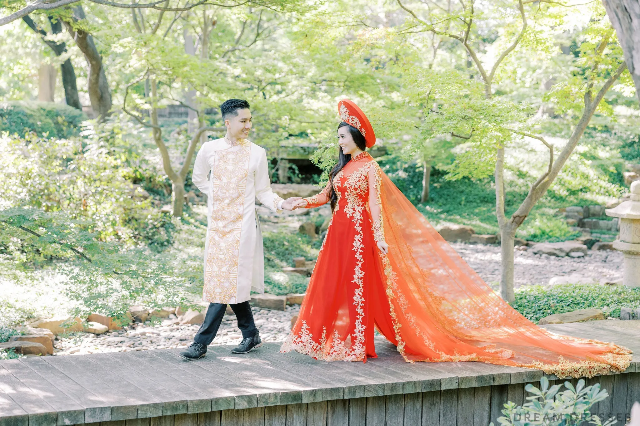 Red Ao Dai Cape | Vietnamese Lace Bridal Ao Dai Cape (#TEMA)
