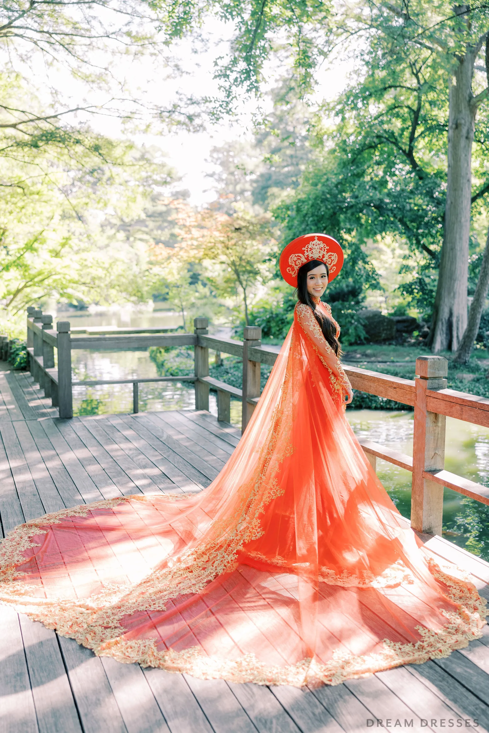 Red Ao Dai Cape | Vietnamese Lace Bridal Ao Dai Cape (#TEMA)