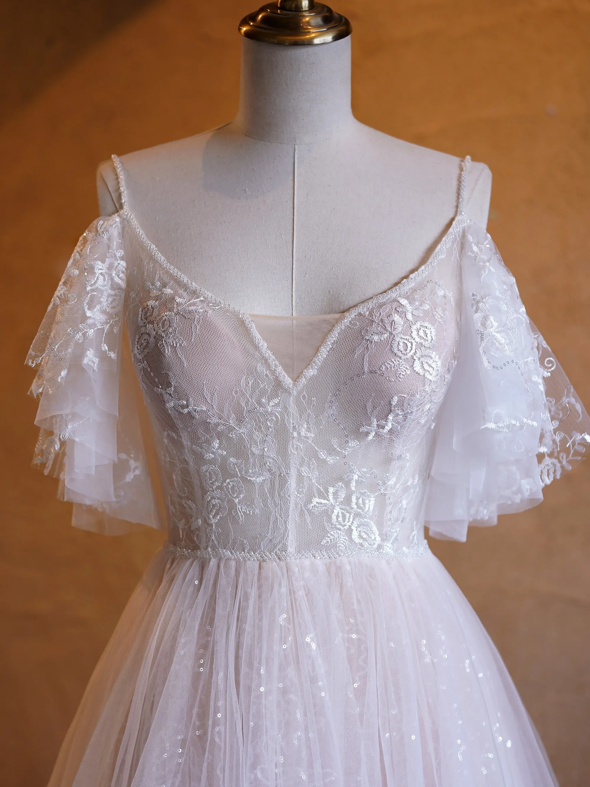 Roycebridal A-line V-neck Pearl Embellished Tulle Lace Floor Length Prom Dresses