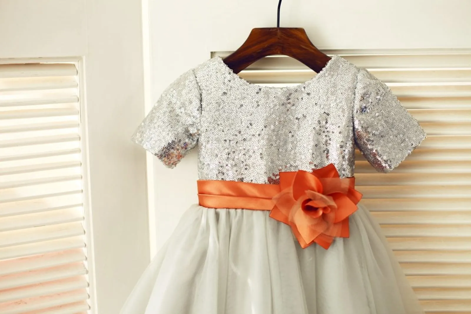 Short Sleeves Silver Sequin Gray Tulle Wedding Flower Girl Dress