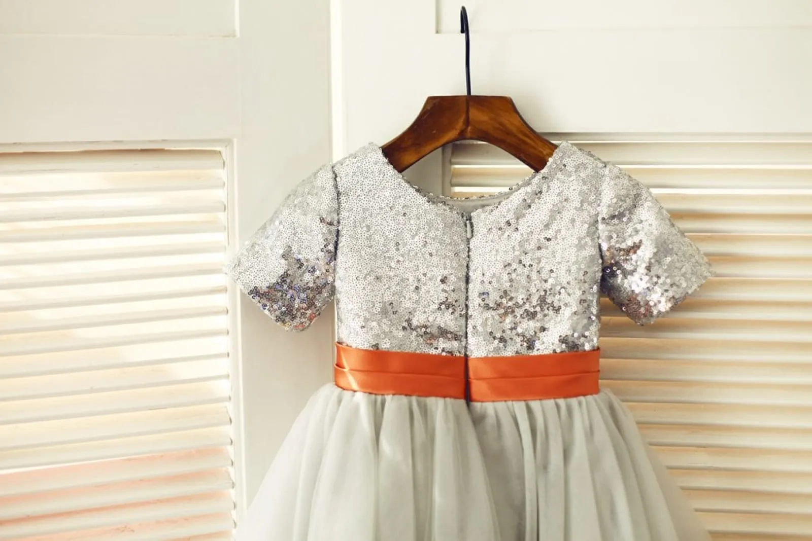 Short Sleeves Silver Sequin Gray Tulle Wedding Flower Girl Dress