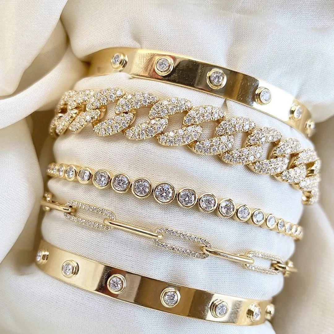 Shy Creation Diamond Bezel Latch Lock Bangle