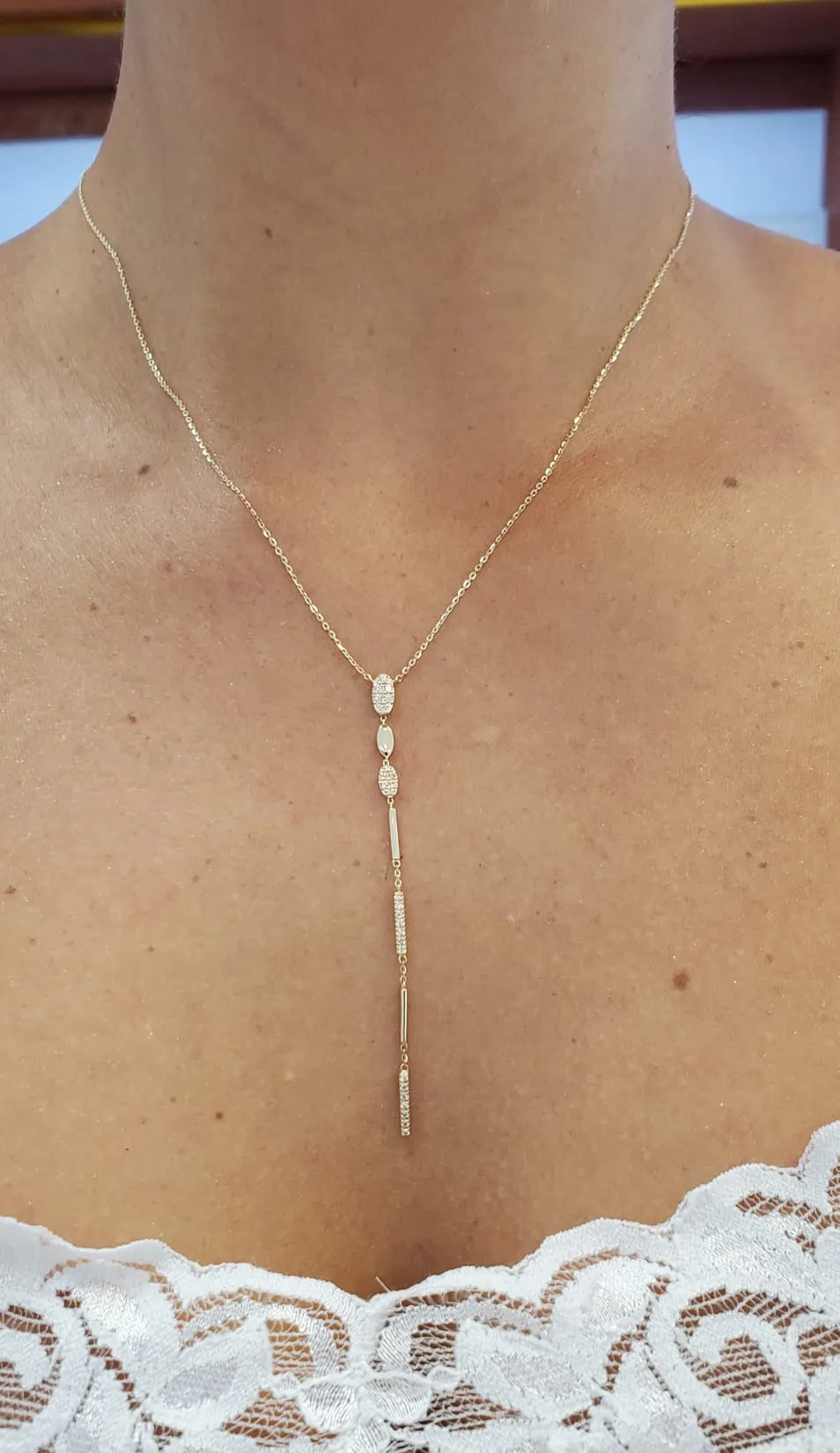 Stationed Gold And Diamond Oval Bar Lariat Necklace